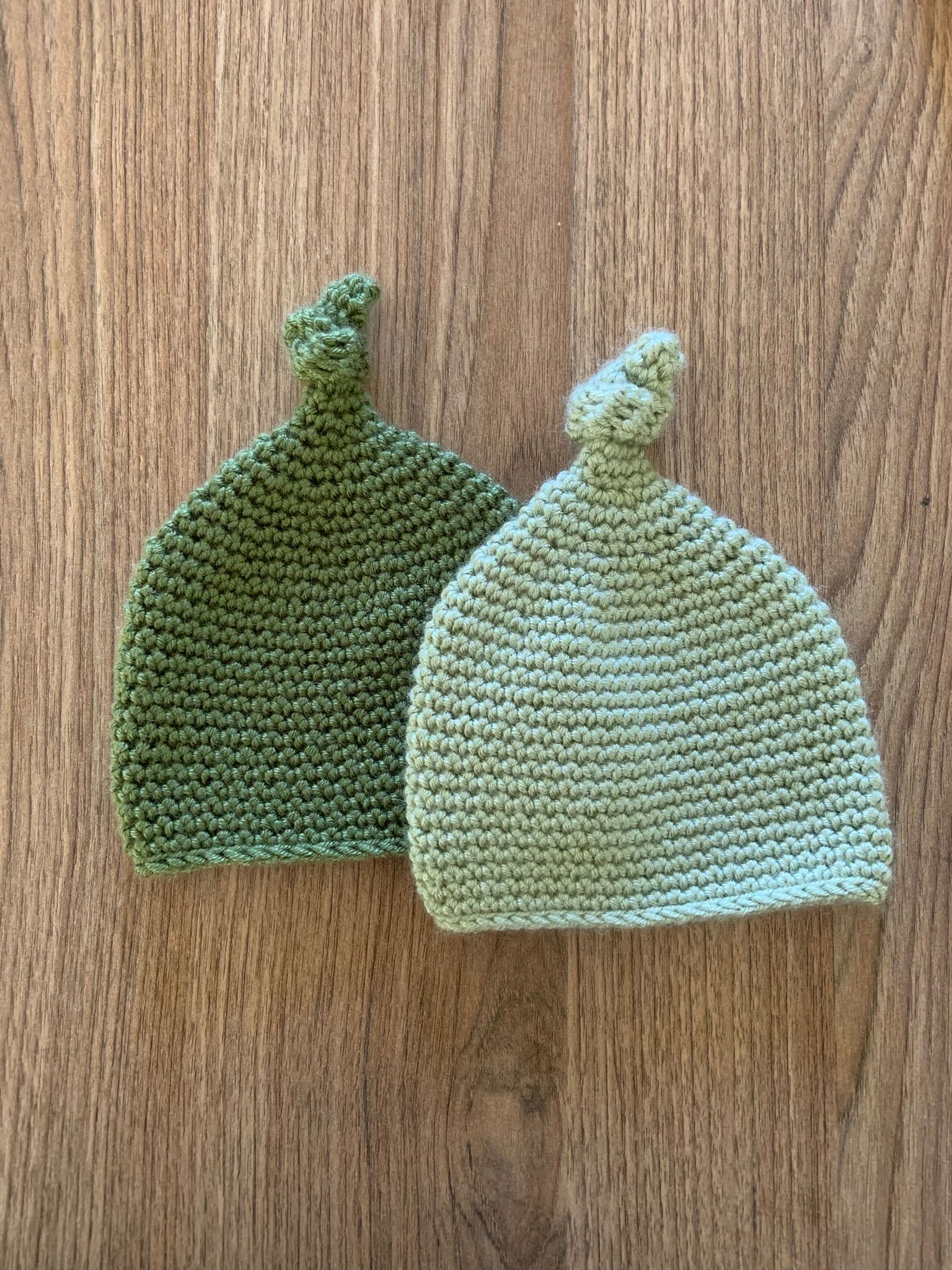 Gorrito de bebé para el primer ajuar